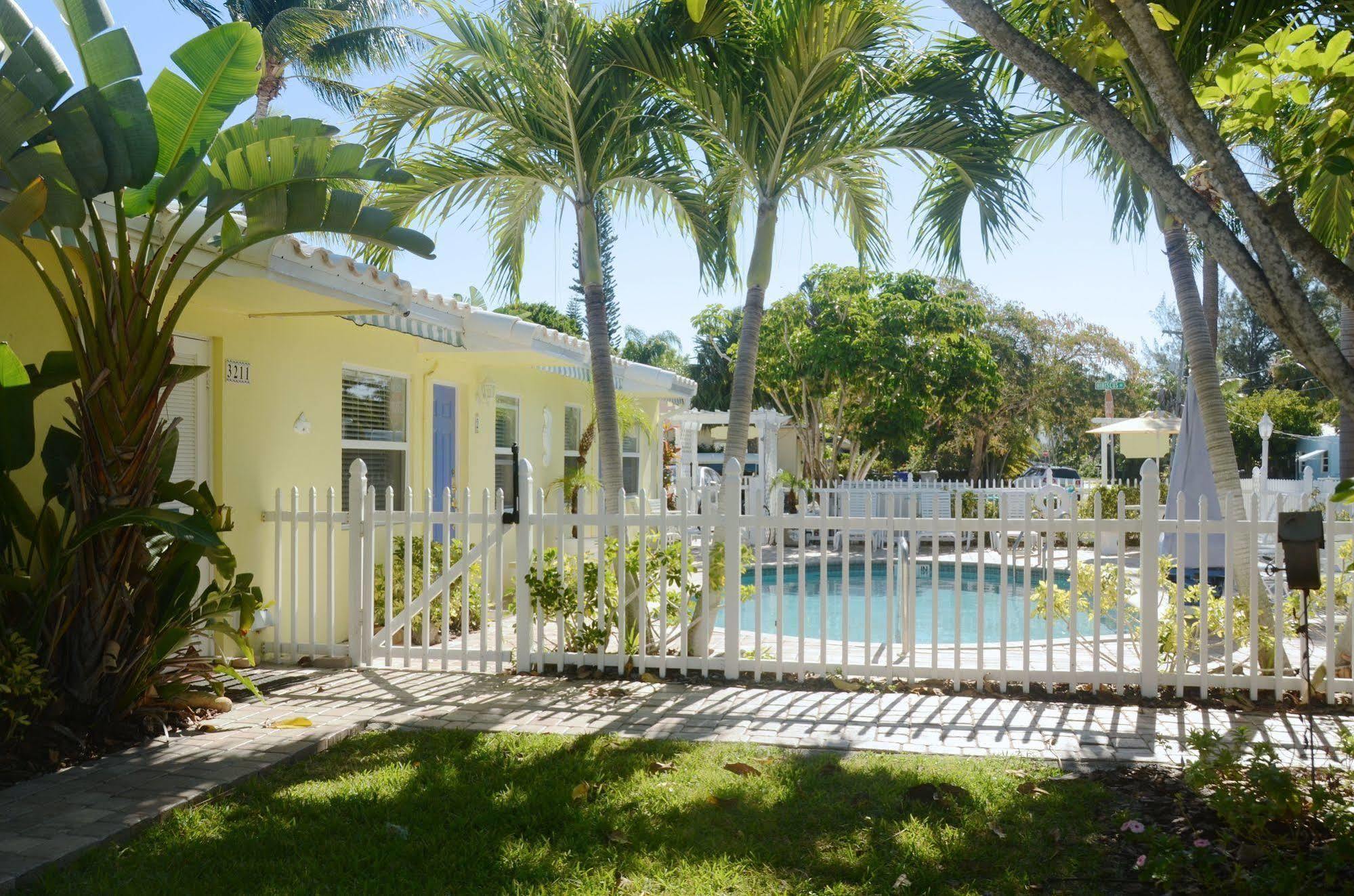 Bahama Beach Club Hotel ปอมปาโนบีช ภายนอก รูปภาพ